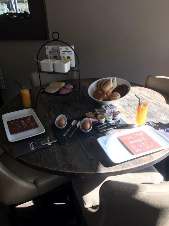 Hotel-Restaurant Thuis! Dinteloord المظهر الخارجي الصورة
